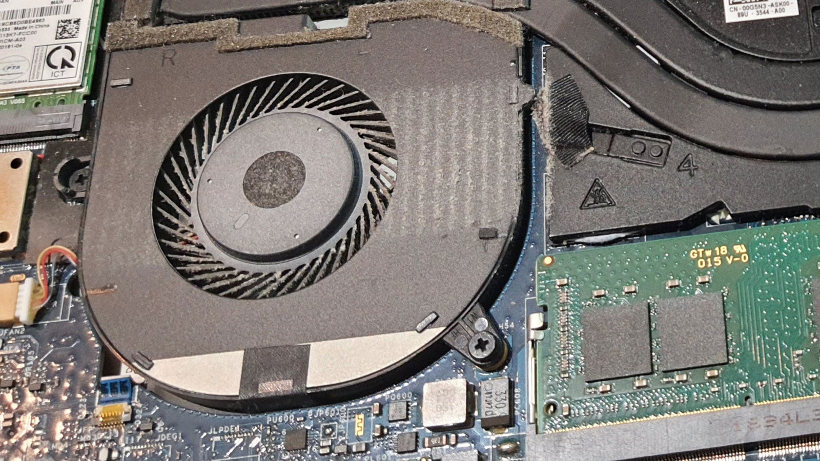 How to Clean the Fan on a Laptop?