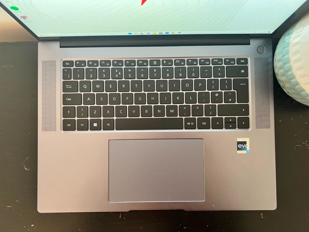 The keyboard and trackpad of the Huawei MateBook 16s