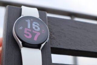 The Kinetic Digits watch face on the Samsung Galaxy Watch 5