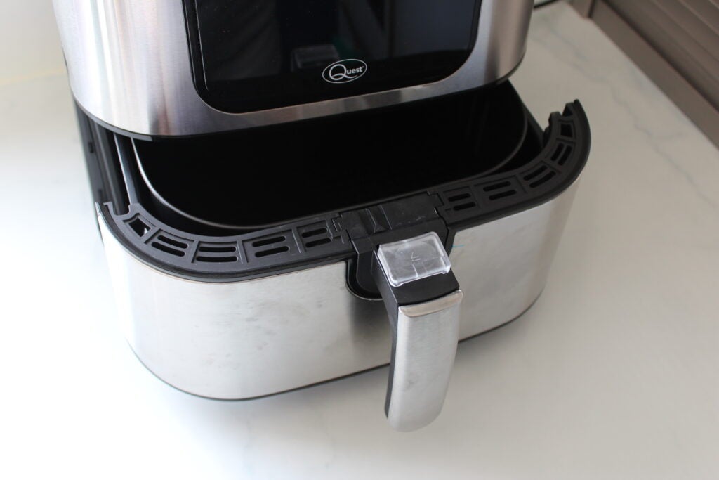 The frying drawer on the Quick 5.5 Litre 33889 Air Fryer