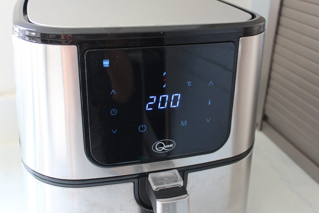 Temperature reading on the Quick 5.5 Litre 33889 Air Fryer
