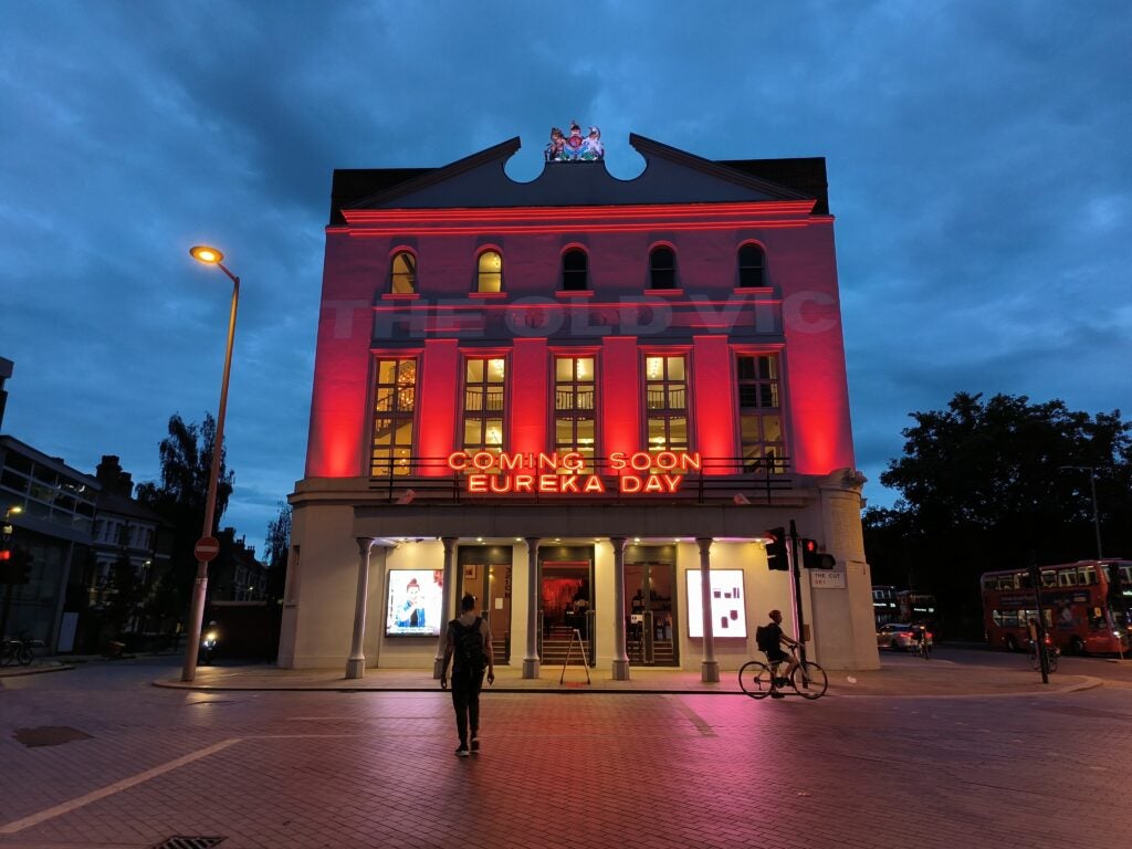 Oppo Reno 8 Pro picture of the Old Vic