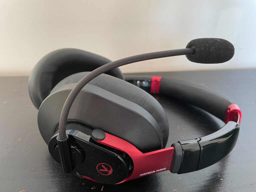 The microphone on the PG16 headset