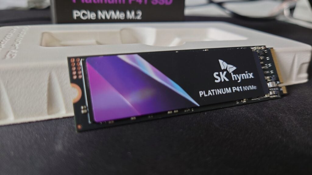 The SK Hynix Platinum P41 Gen 4.0 NVMe SSD's design 