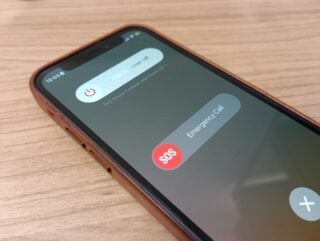 Emergency SOS on iPhone iOS16