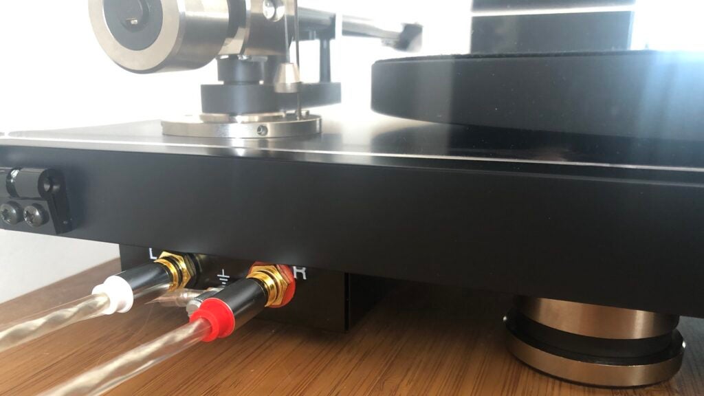 Pro-Ject Debut Pro connections