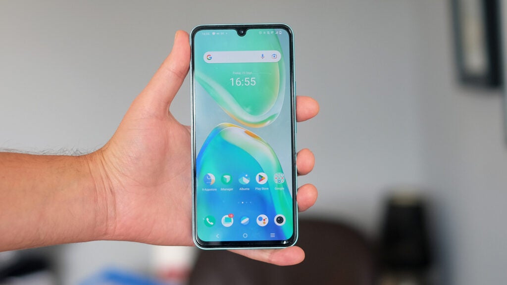 The screen on the front of the Vivo V25