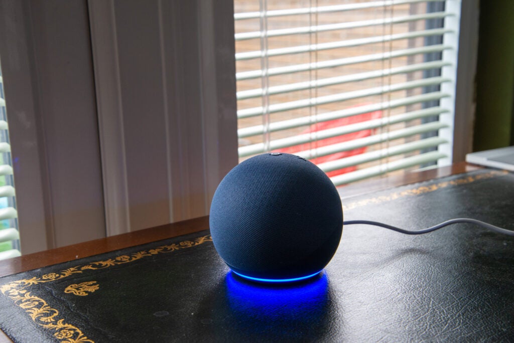Amazon Echo Dot (5-е поколение)