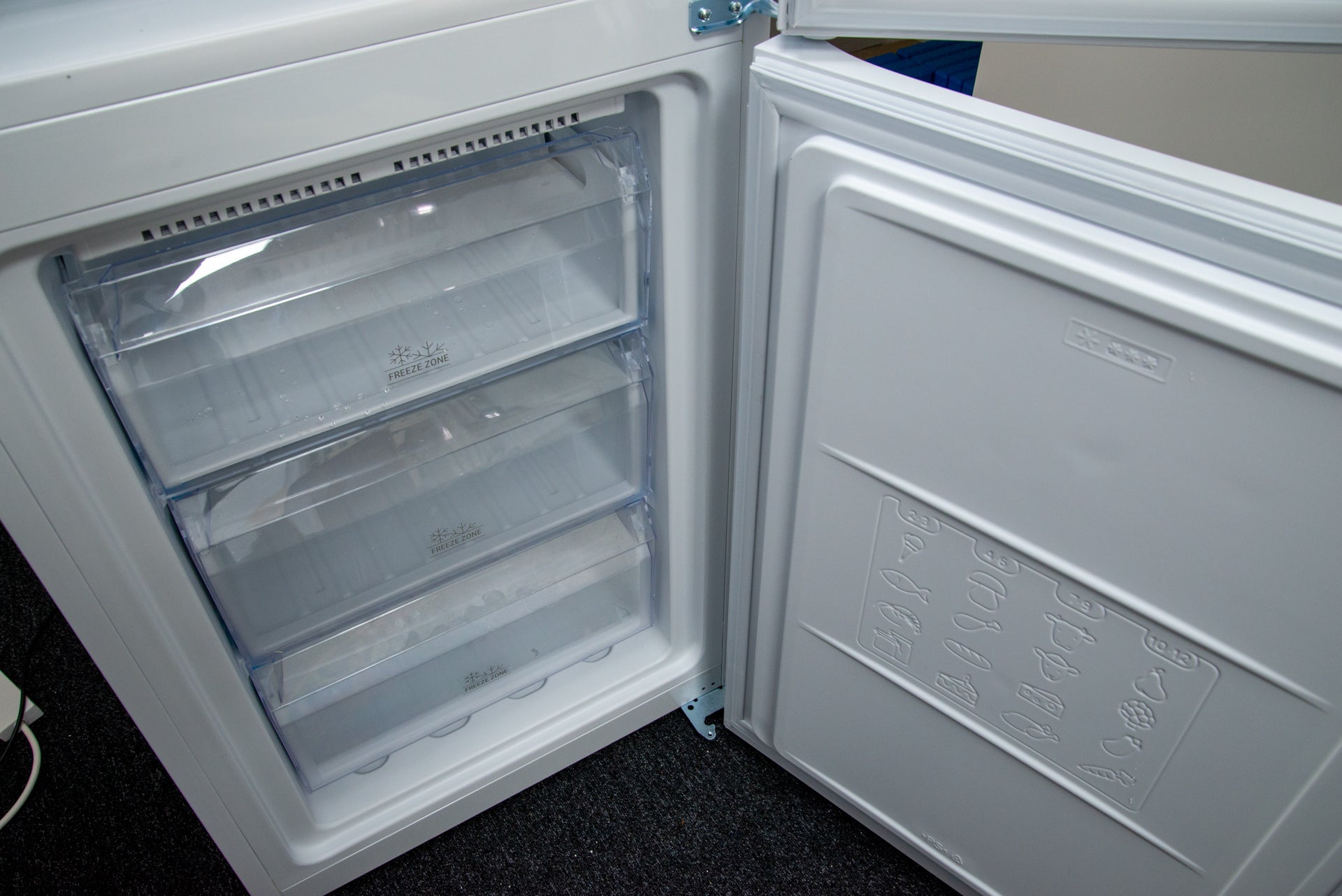 Hotpoint H5X 820 W freezer