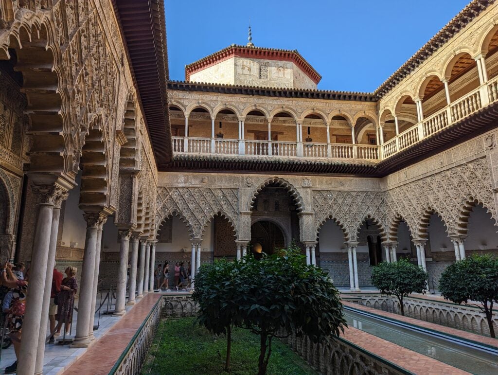 Google Pixel 7 main camera Alcazar palace courtyard
