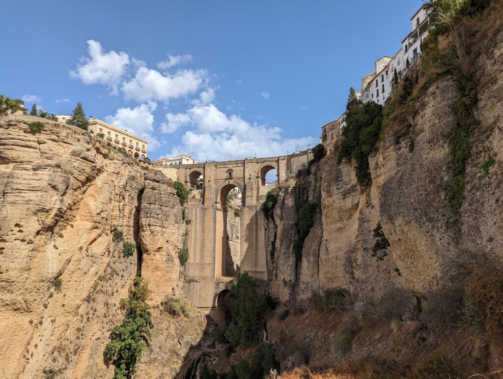 Google Pixel 7 main camera image of bridge in Ronda