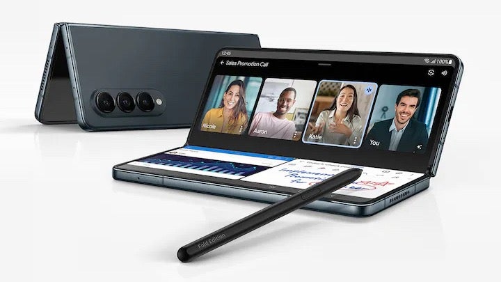 अपनी नेक्स्ट जनरेशन फोल्डेबल फोन लॉन्च करने जा रही Samsung, Apple को टक्कर देने की तैयारी में!- Samsung is going to launch its next generation foldable phone, preparing to compete with Apple!