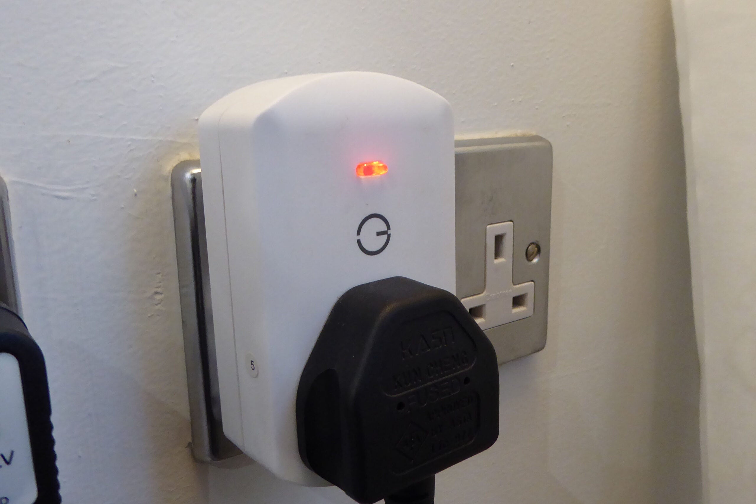 Genius Hub smart plug