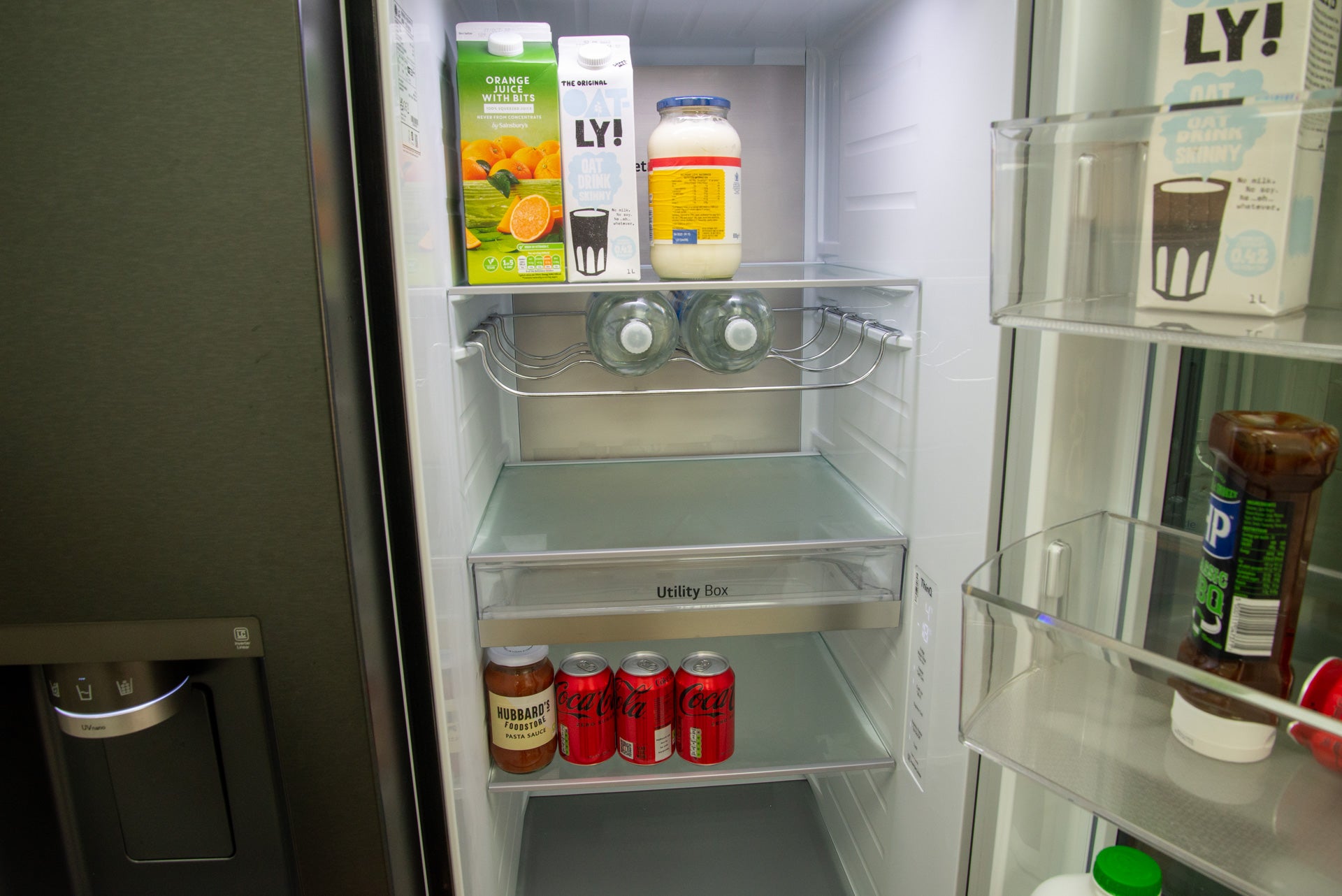 LG GSXV90MCDE в холодильнике