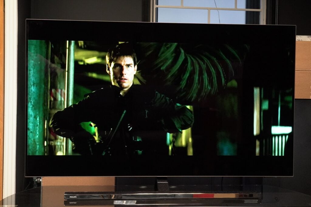 Philips 48OLED807 mission impossible 3