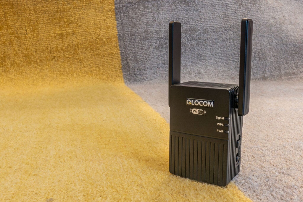 Qlocom Wi-Fi Range Extender Booster N300-B-RN1