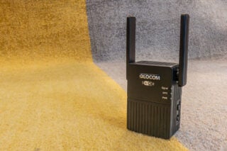 Qlocom Wi-Fi Range Extender Booster N300-B-RN1 hero