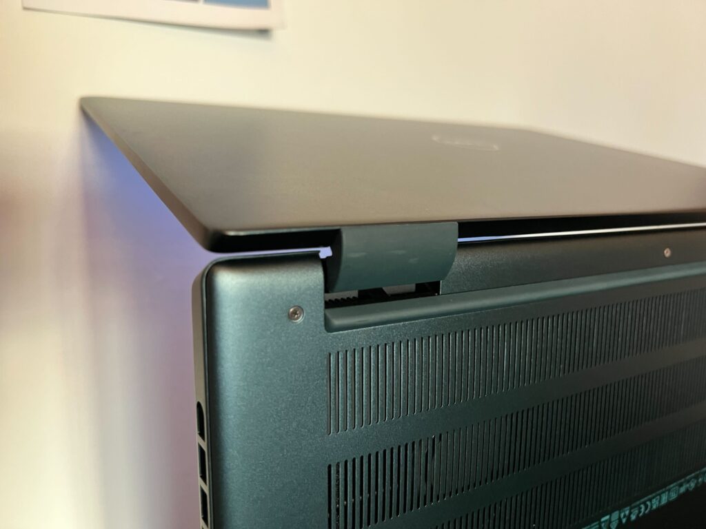 Hinge scuff marks on the Dell Inspiron 16 Plus