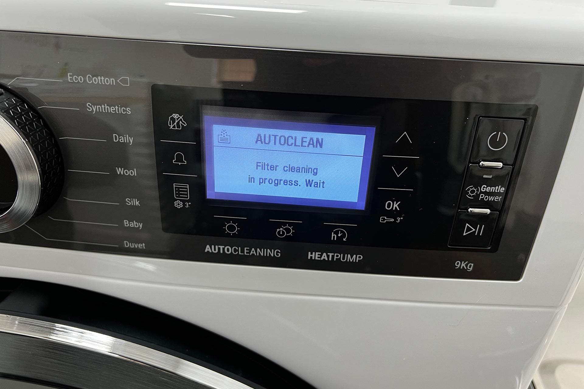 The Hotpoint H8 D93WB UK's filter cleaning 
