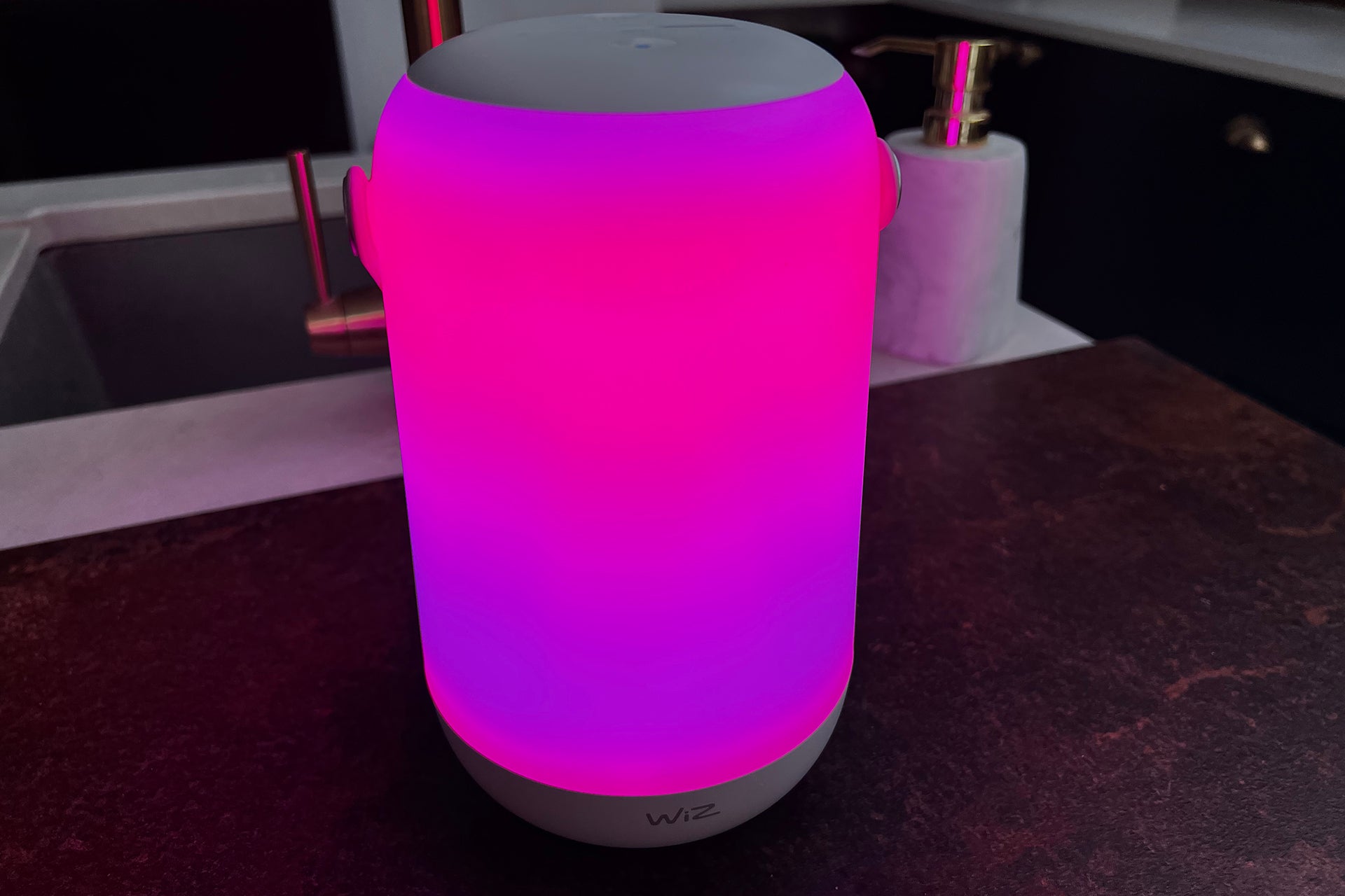 WiZ Luminaire Mobile Portable Light w dwóch kolorach