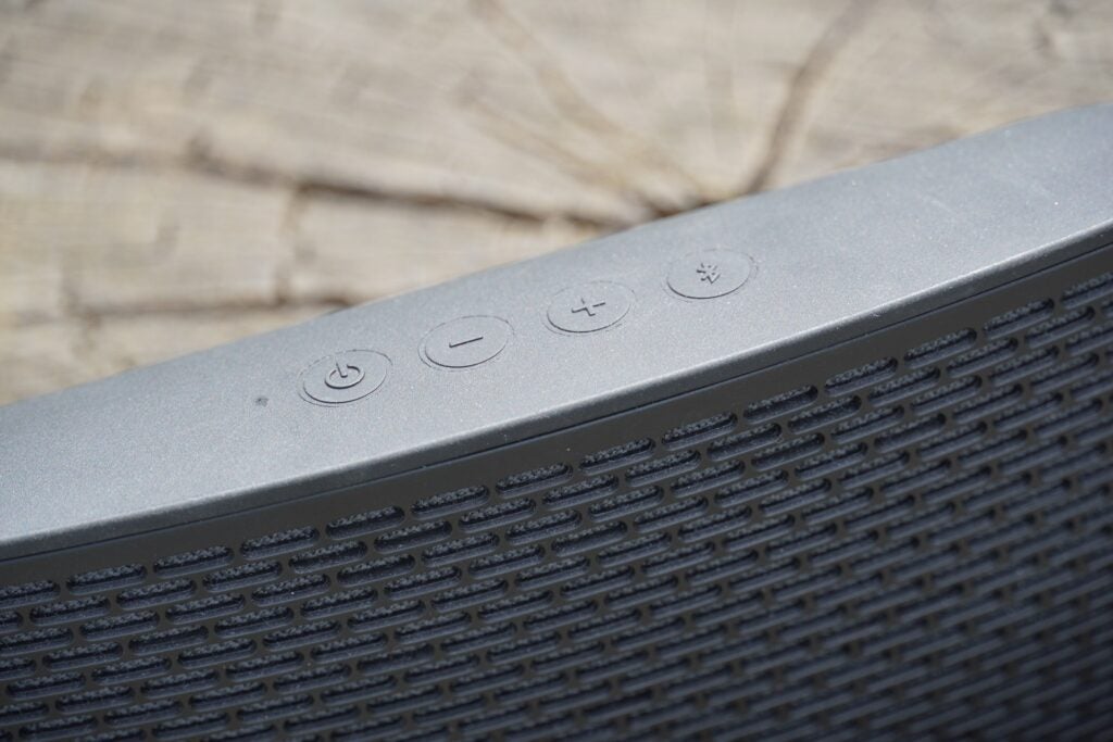 Audio Pro P5 top surface buttons close up