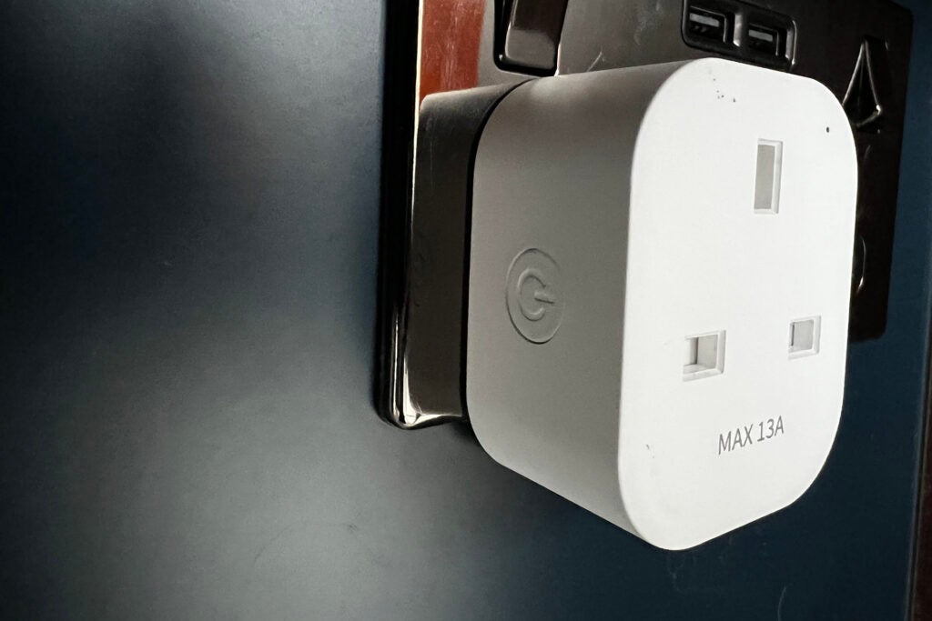 Meross Smart Wi-Fi Plug Mini button