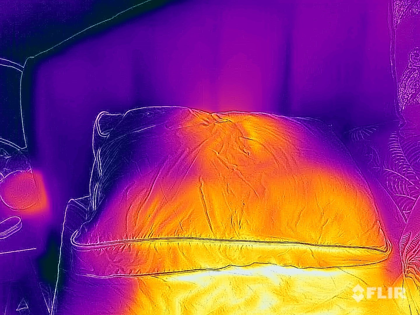 Emma Premium Microfibre Pillow heat