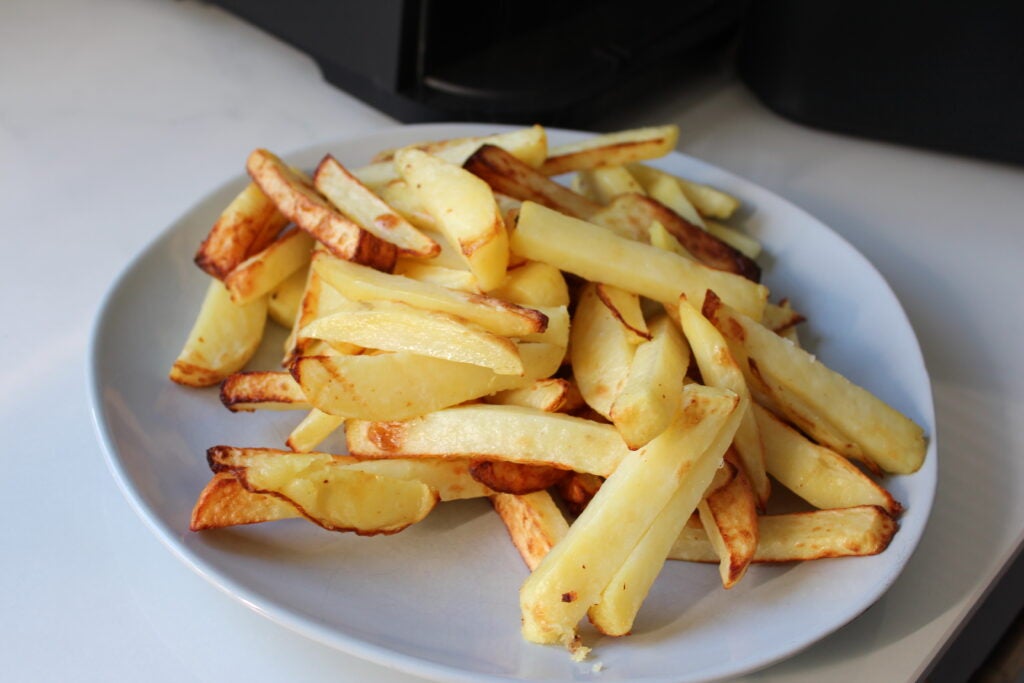 Chefree AFW01 Air Fryer cooked chips