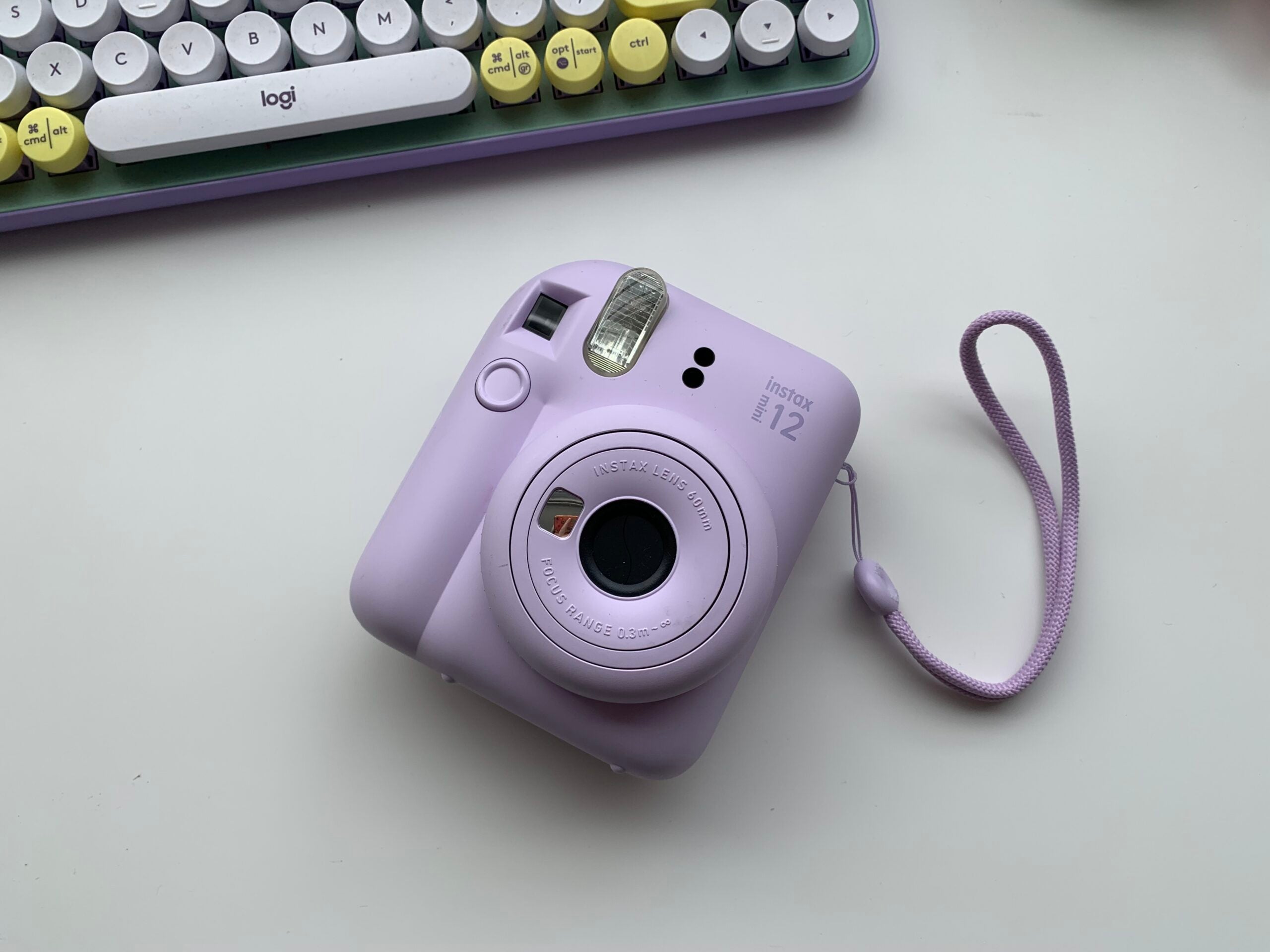 why is the red light on my instax mini 8?  [Solution] 2024