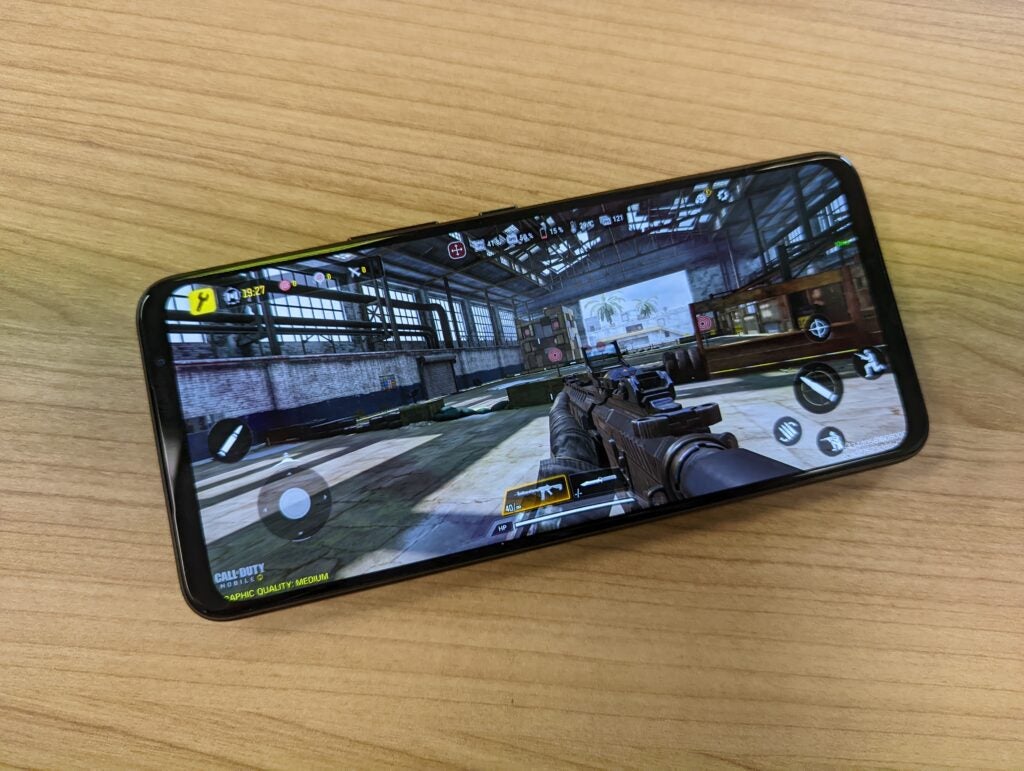 Call of Duty Mobile running on the Asus ROG Phone 7 Ultimate