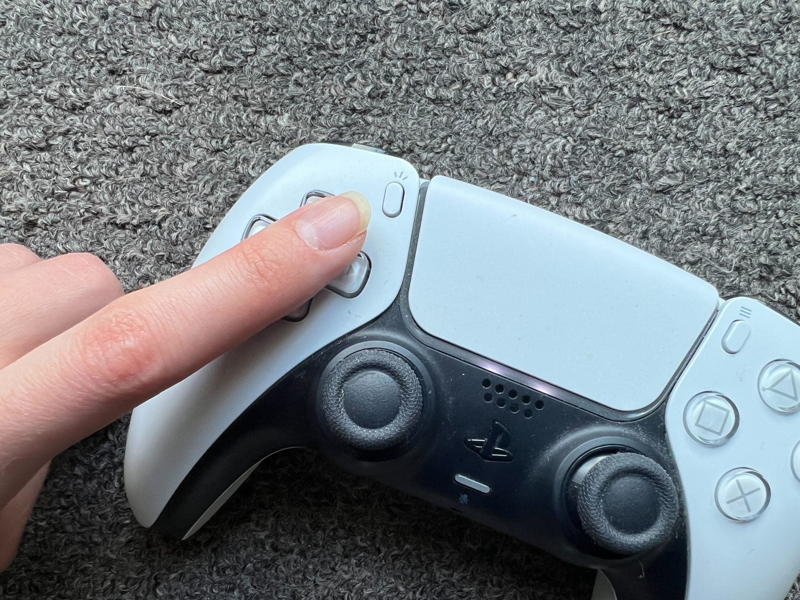 Capture button on PS5 controller 