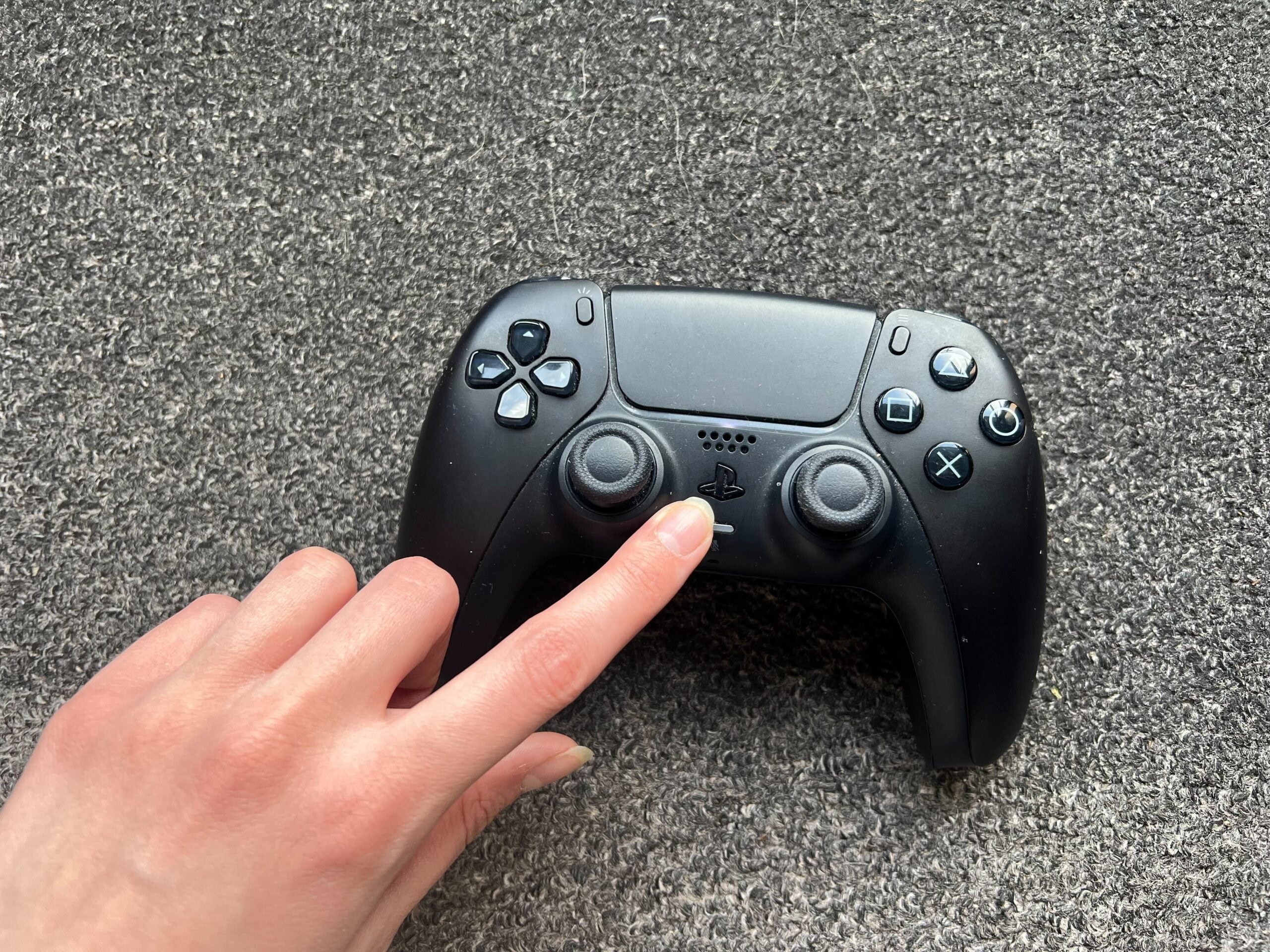 Press the PS button to play