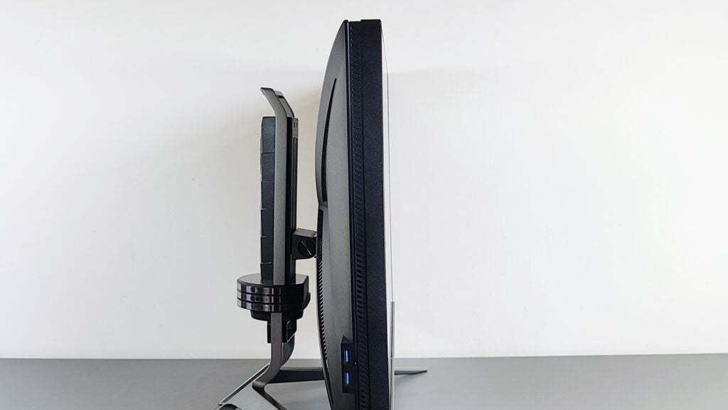 side view - Acer Predator X32