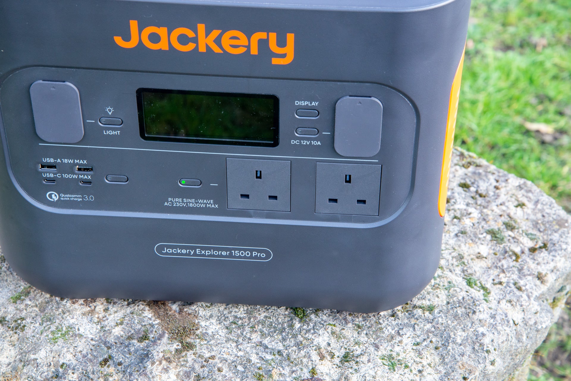 Jackery Explorer 1500 Pro UK plugs