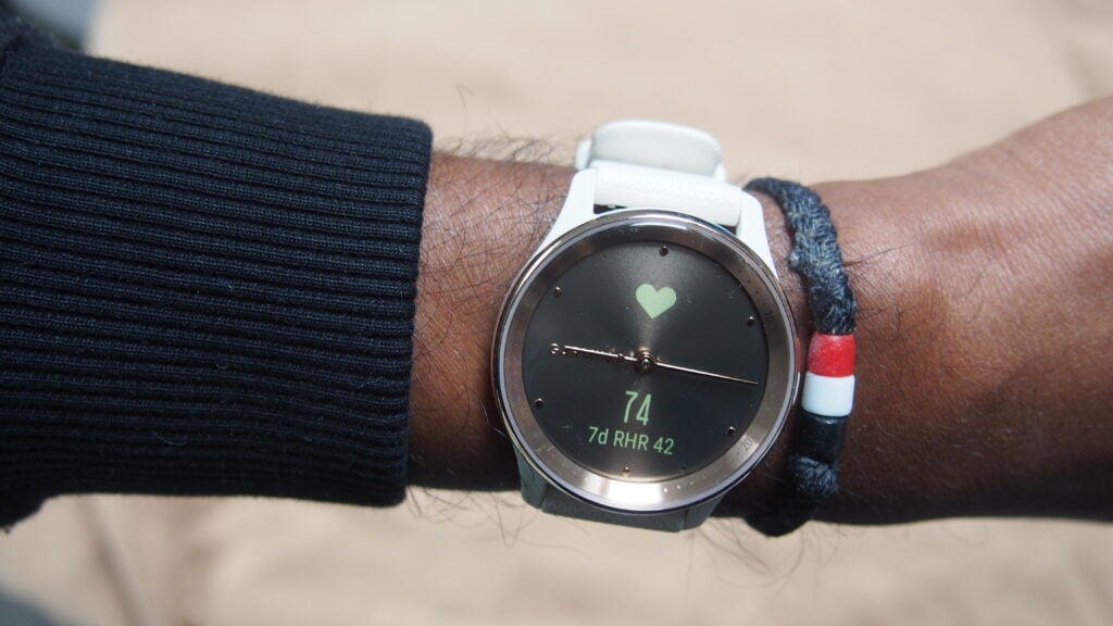 Heart rate tracking on the Garmin Vivomove Trend