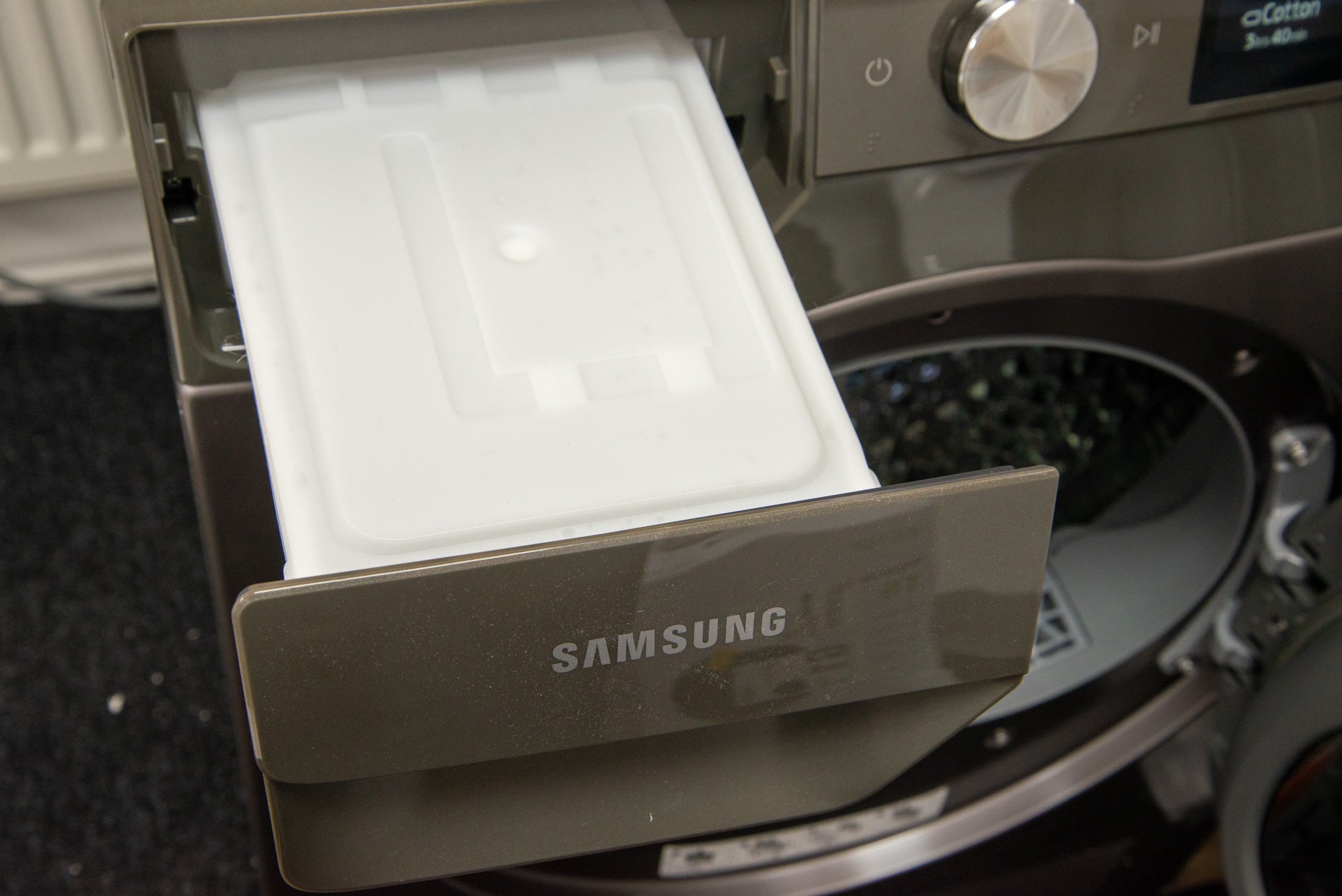 Samsung DV90T6240LN water container
