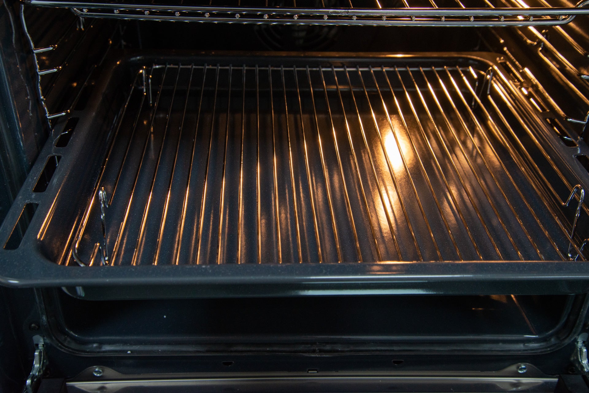 Hotpoint Class 6 SI6864SHIX pan and grill tray
