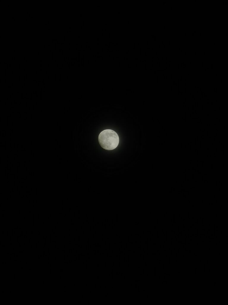 Снимок Луны, сделанный на Huawei P60 Pro