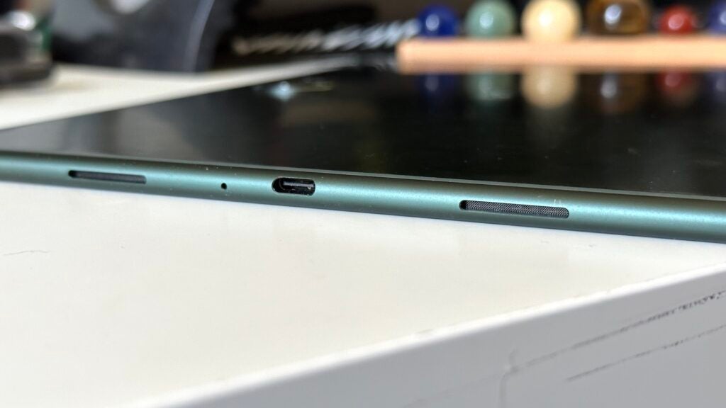 OnePlus Pad USB-C close-up