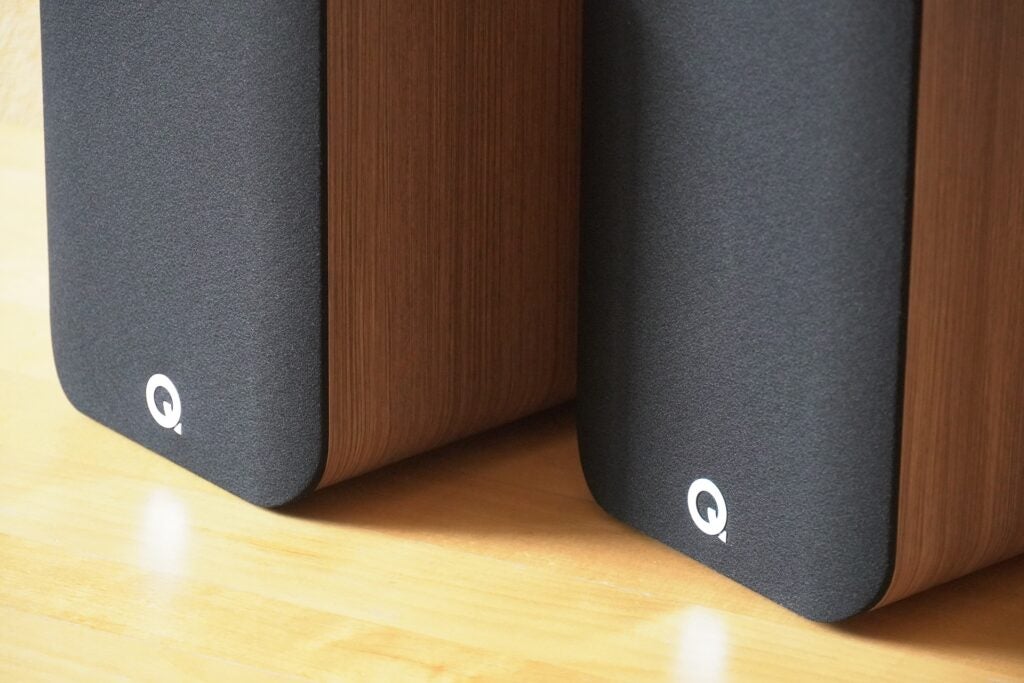 Q Acoustics 5020 logos