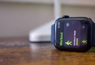 Apple Watch SE 2 workout app