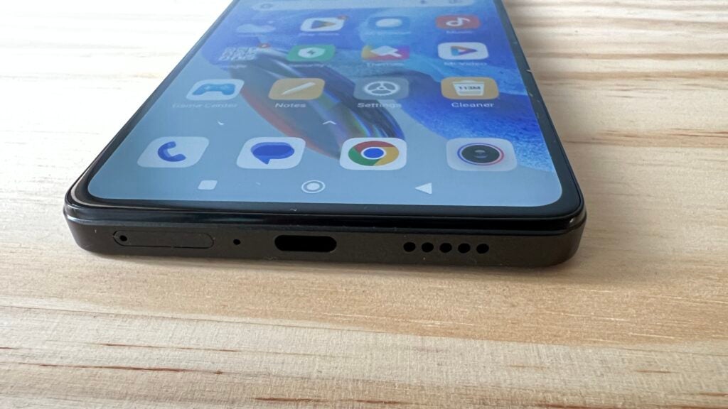 Xiaomi Redmi Note 12 Pro 5G USB-C charging port