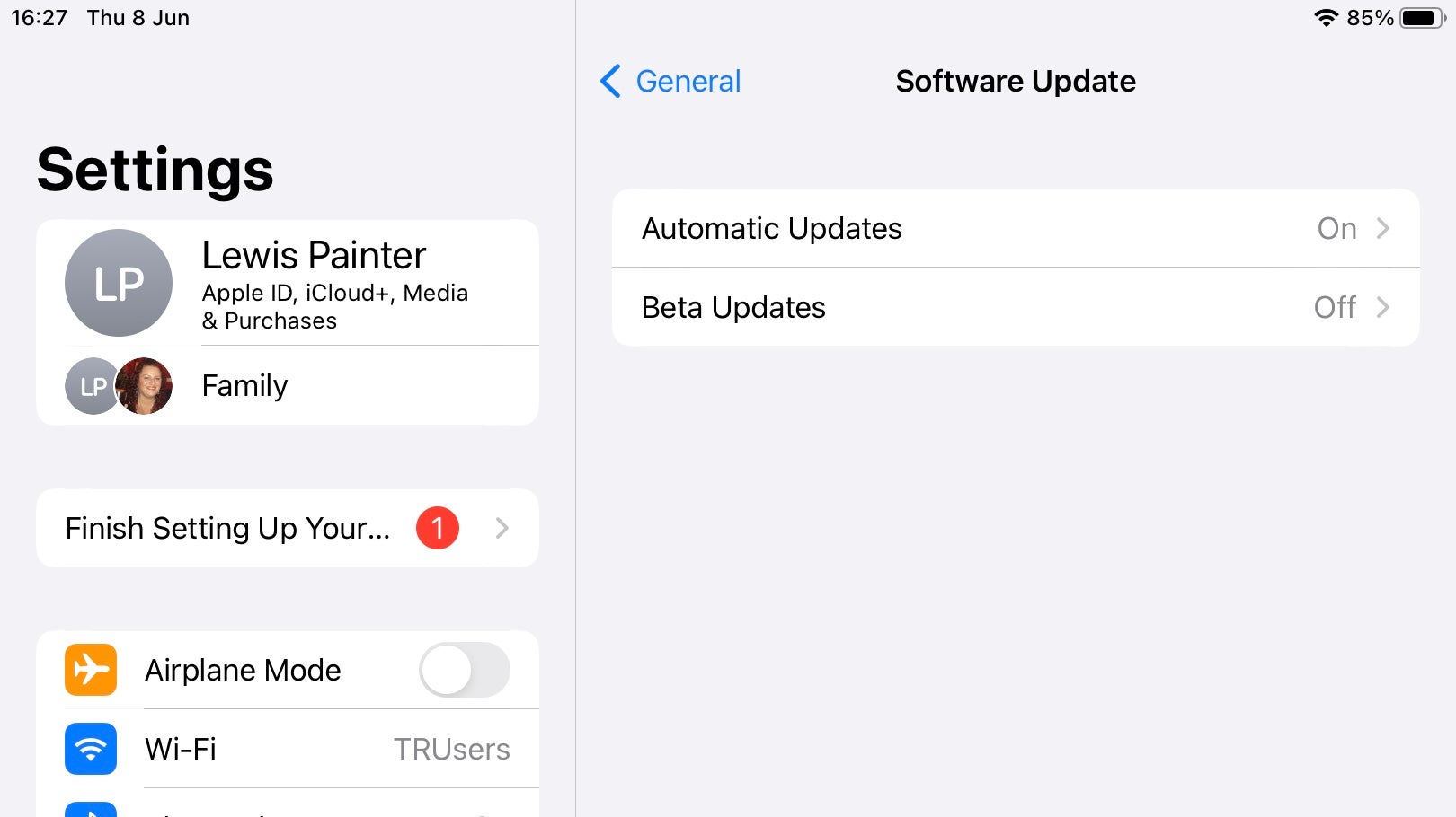 iPadOS 17 Software Update menu