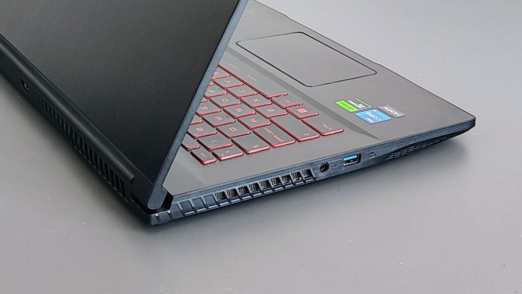MSI Thin GF63 12VE - Left side view