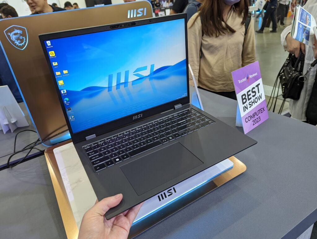 Holding the MSI Prestige 16 (2023) with one hand