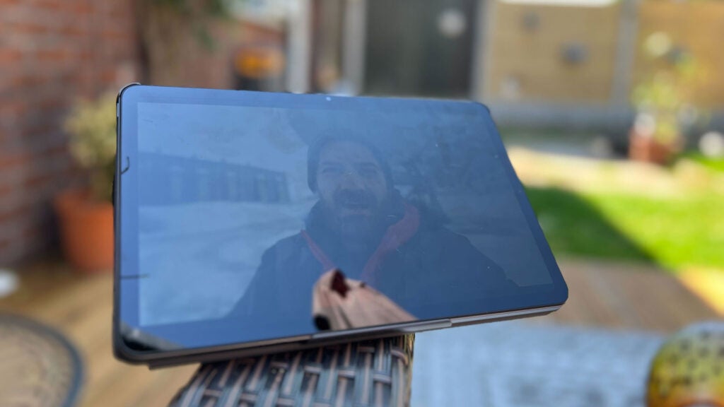 Oppo Pad Air reflective display (outdoors)