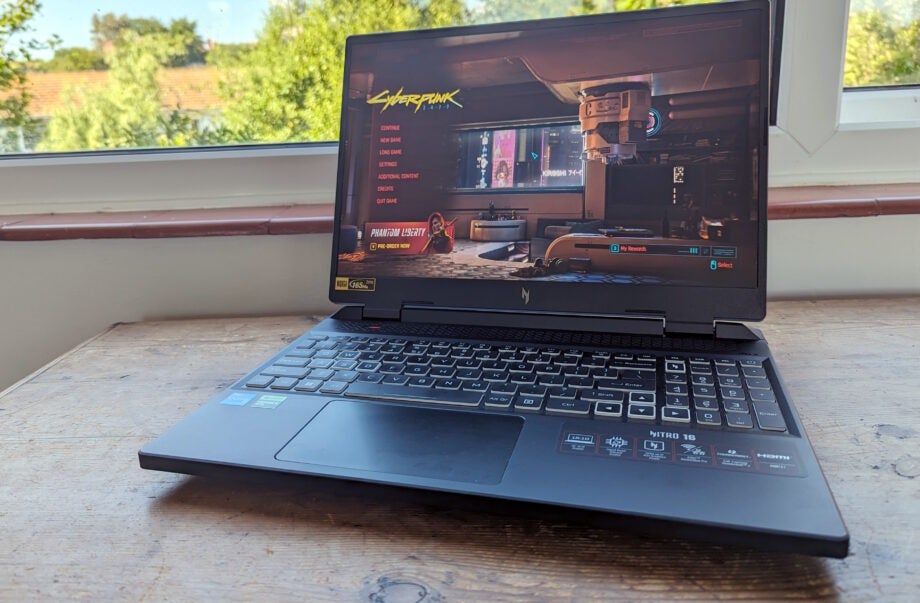 Acer Nitro 16 laptop running Cyberpunk 2077