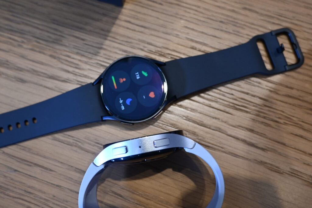 The side of the Galaxy Watch 6