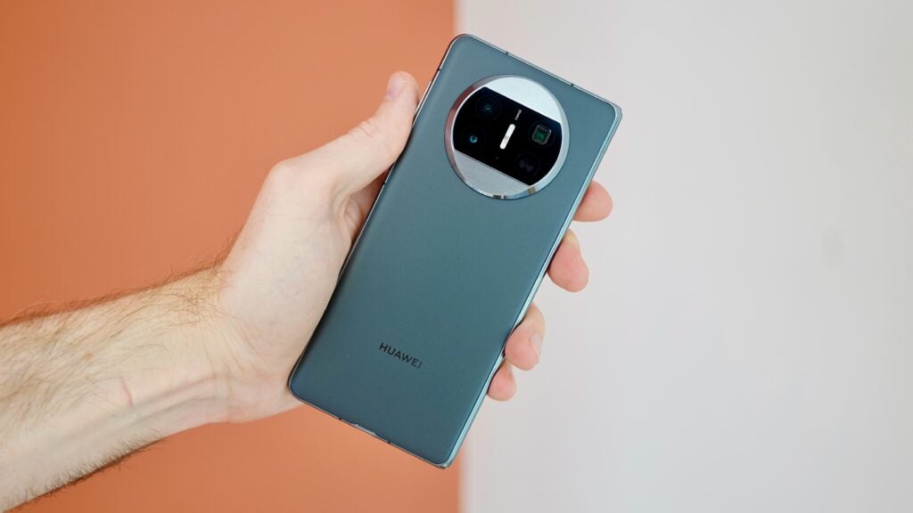 Huawei Mate X3 in-hand