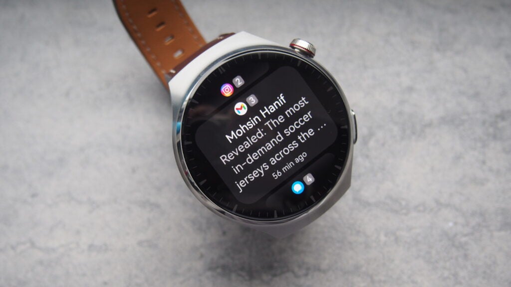 Notifications on the Huawei Watch 4 Pro